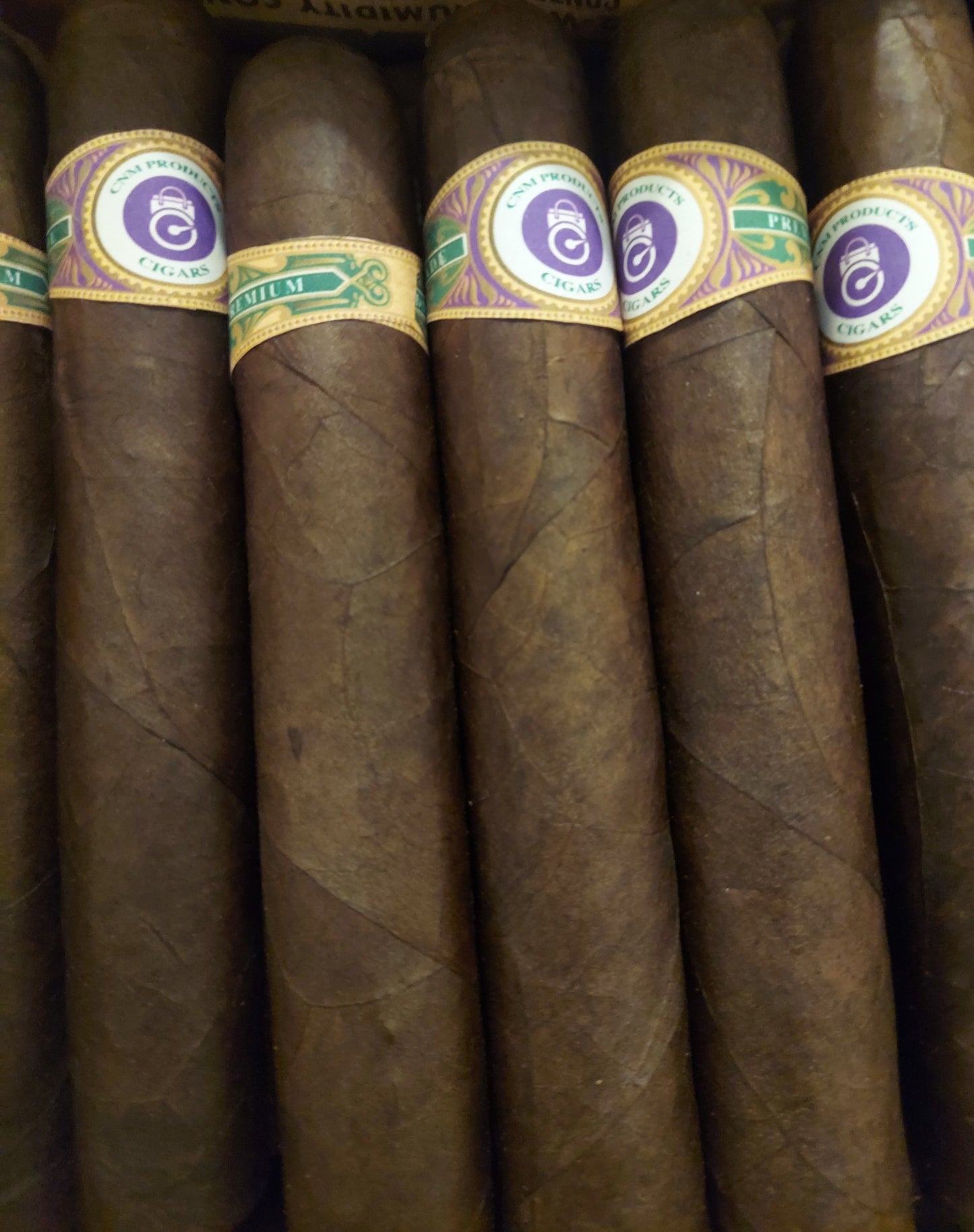 60 Maduro blend Cigars with Humidor and Cutter