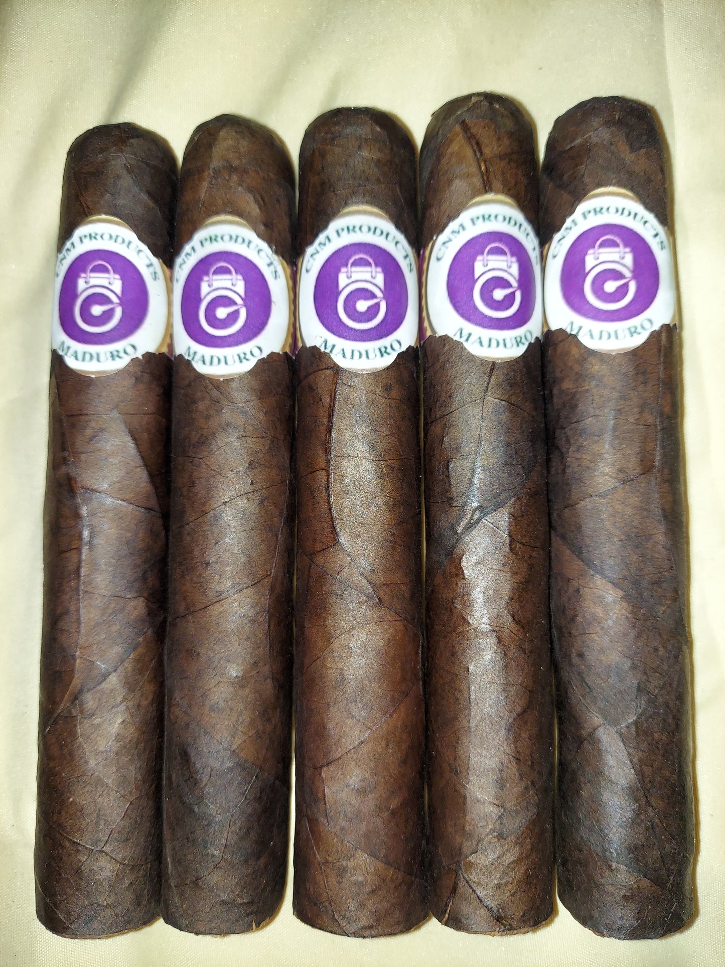 100 Maduro blend cigars with humidor